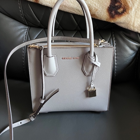 Micheal kors bag - Picture 3 of 14